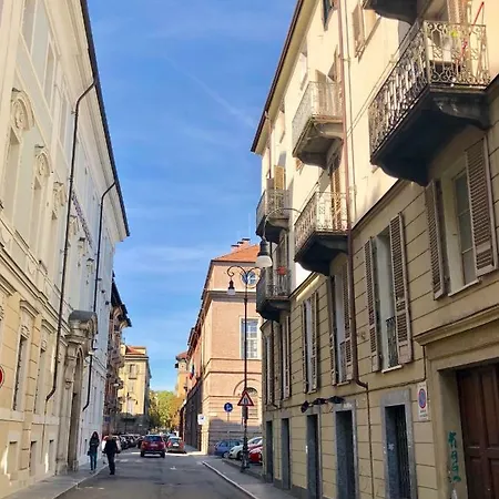 36 Via Santa Chiara 公寓 *